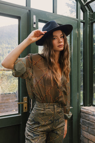DANIELA UNISEX SHIRT