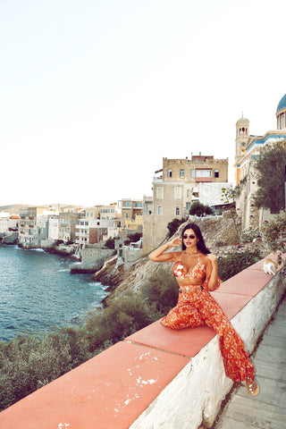 Theri Outfit